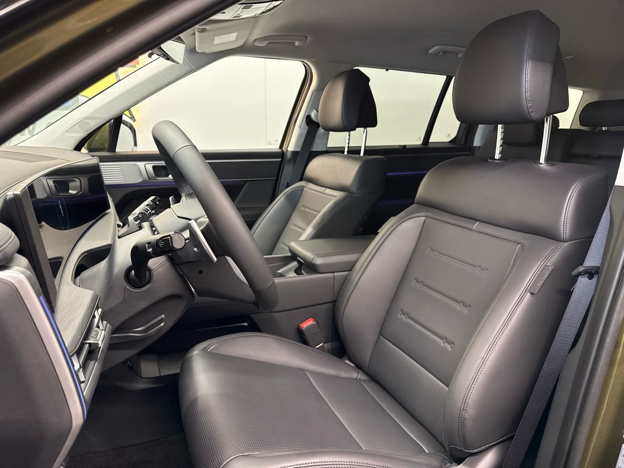 HYUNDAI Santa Fe 1.6 T-GDi PHEV Calligraphy 4WD Automatic-showroom-element-2