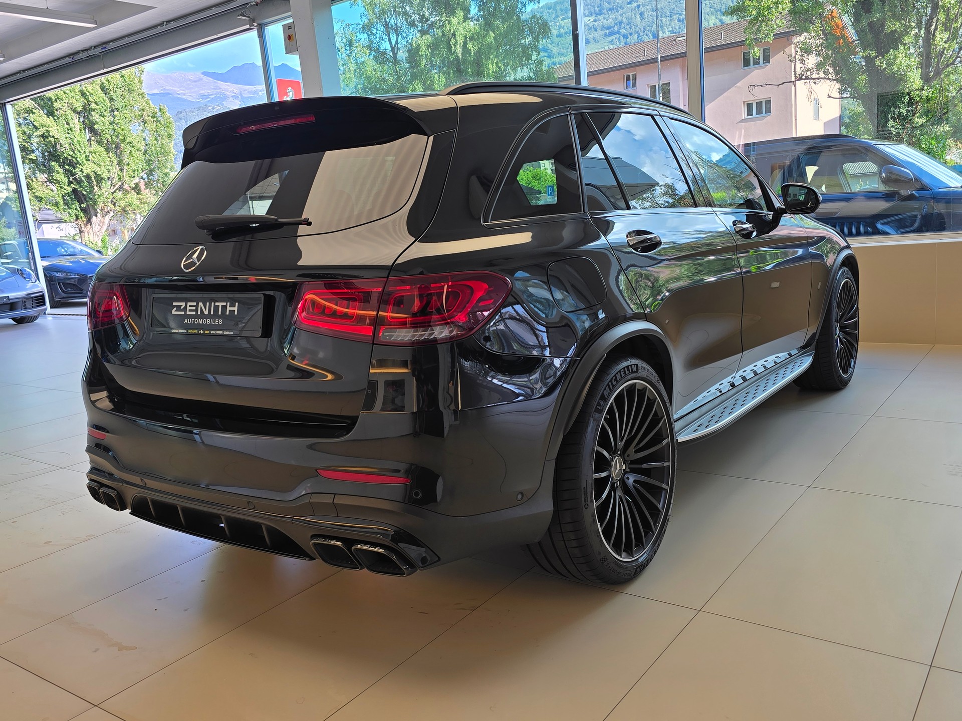 MERCEDES-BENZ GLC 63 S AMG 4Matic+ 9G-Tronic-image-4