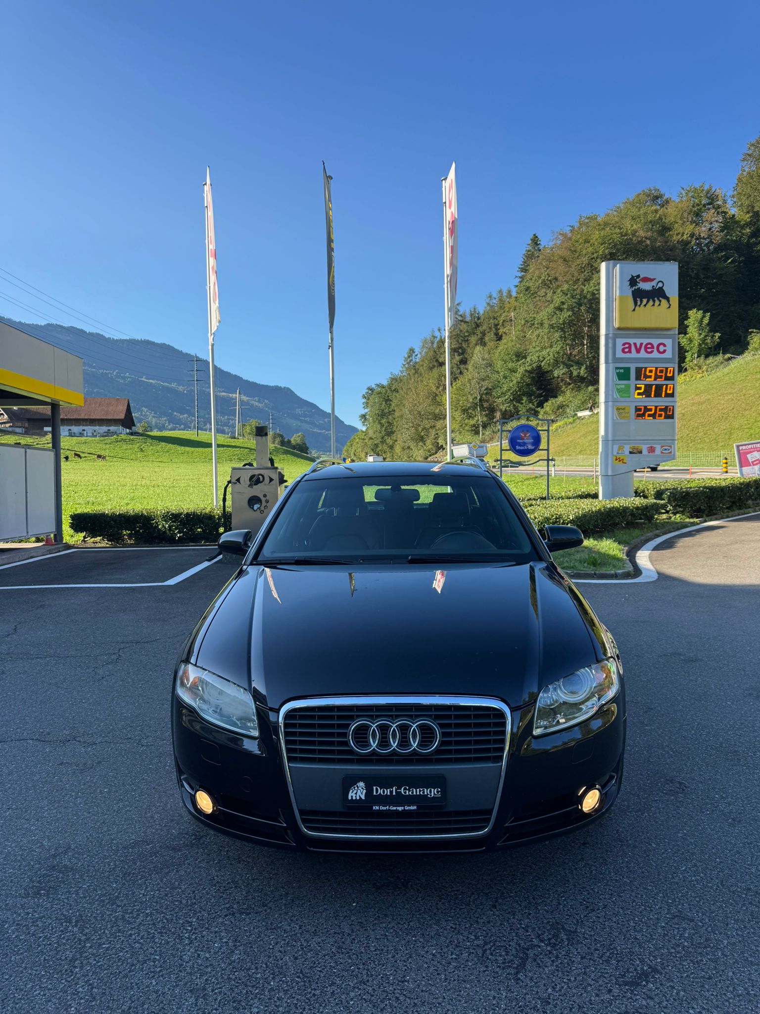 AUDI A4 Avant 2.0 Turbo FSI quattro-showroom-element-1