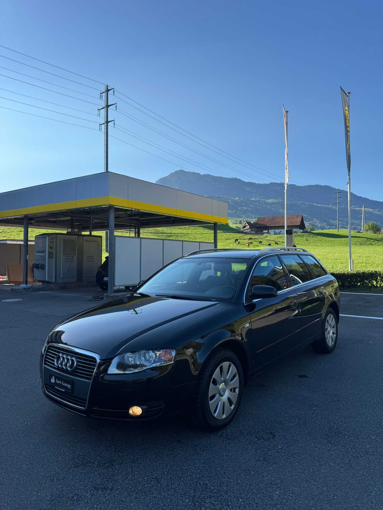 AUDI A4 Avant 2.0 Turbo FSI quattro-showroom-element-2