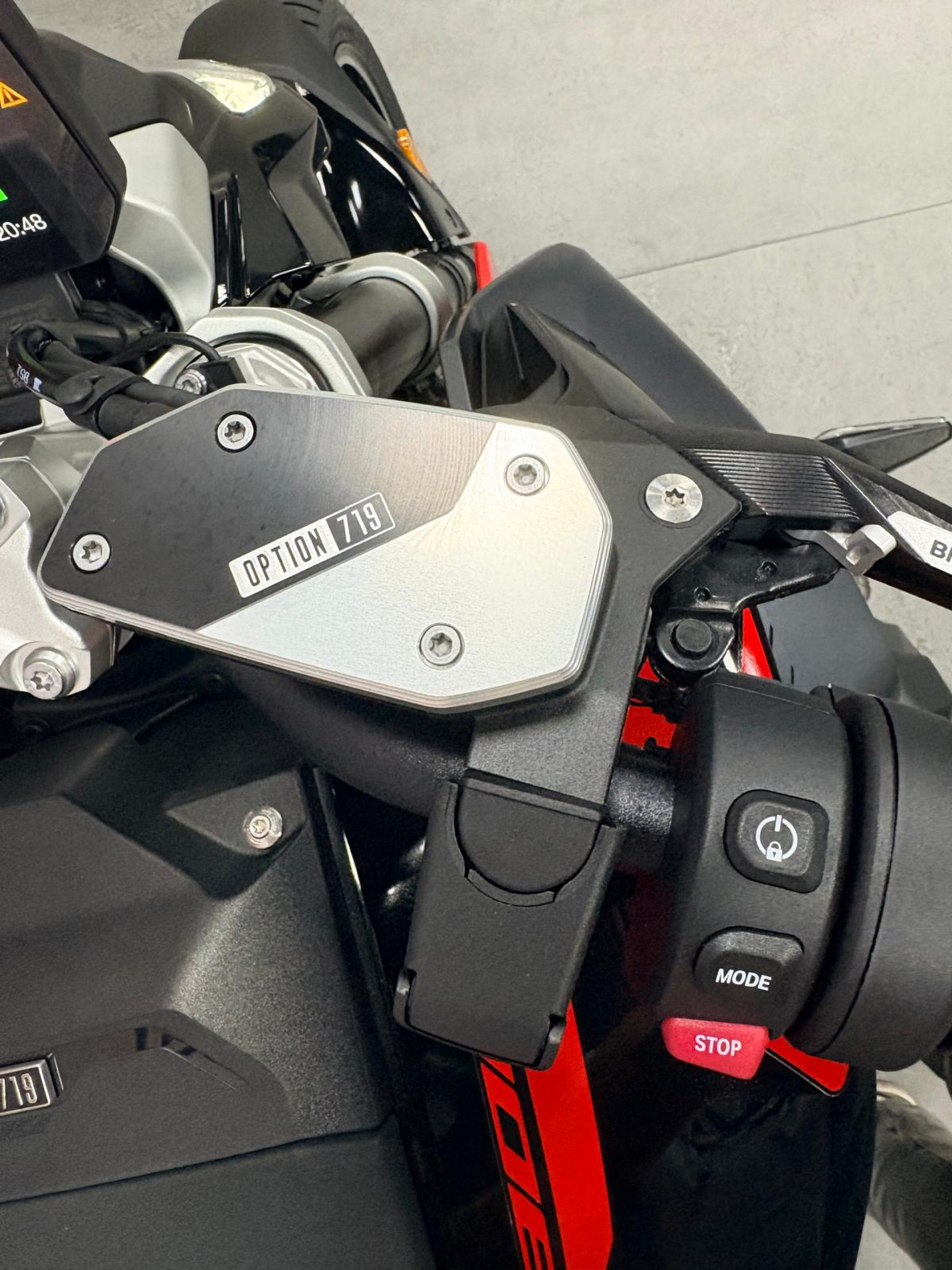 BMW R 1300 R INCLUS : - 2100 CHF -> BOXER BONUS - 1500 // FACCHINETTI DAYS - 600-image-6