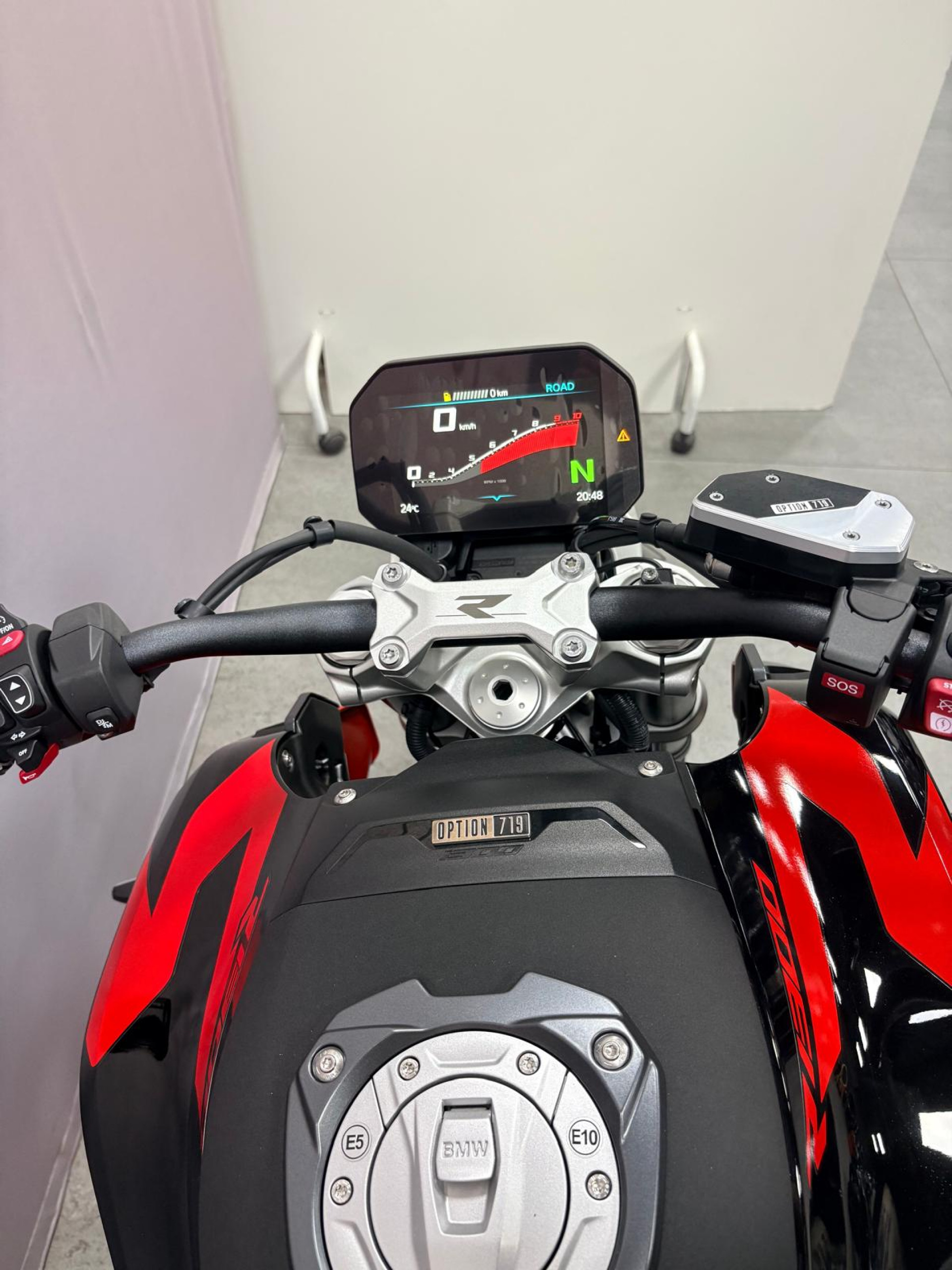 BMW R 1300 R INCLUS : - 2100 CHF -> BOXER BONUS - 1500 // FACCHINETTI DAYS - 600-image-8