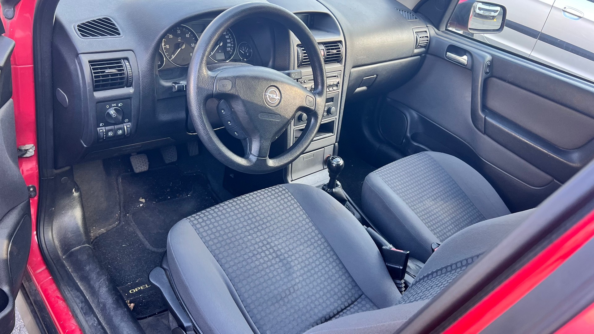 OPEL Astra Caravan 2.0 DTi Njoy-image-4