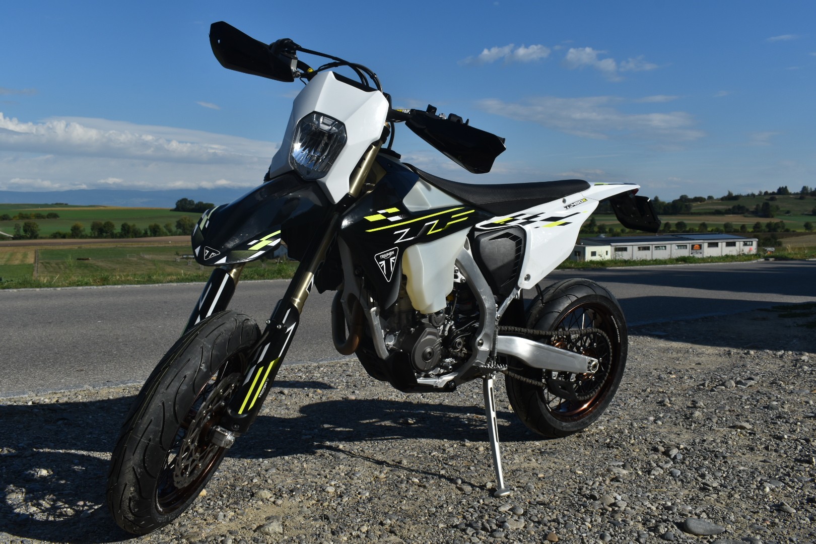 TRIUMPH 450e Sm 2026-image-3