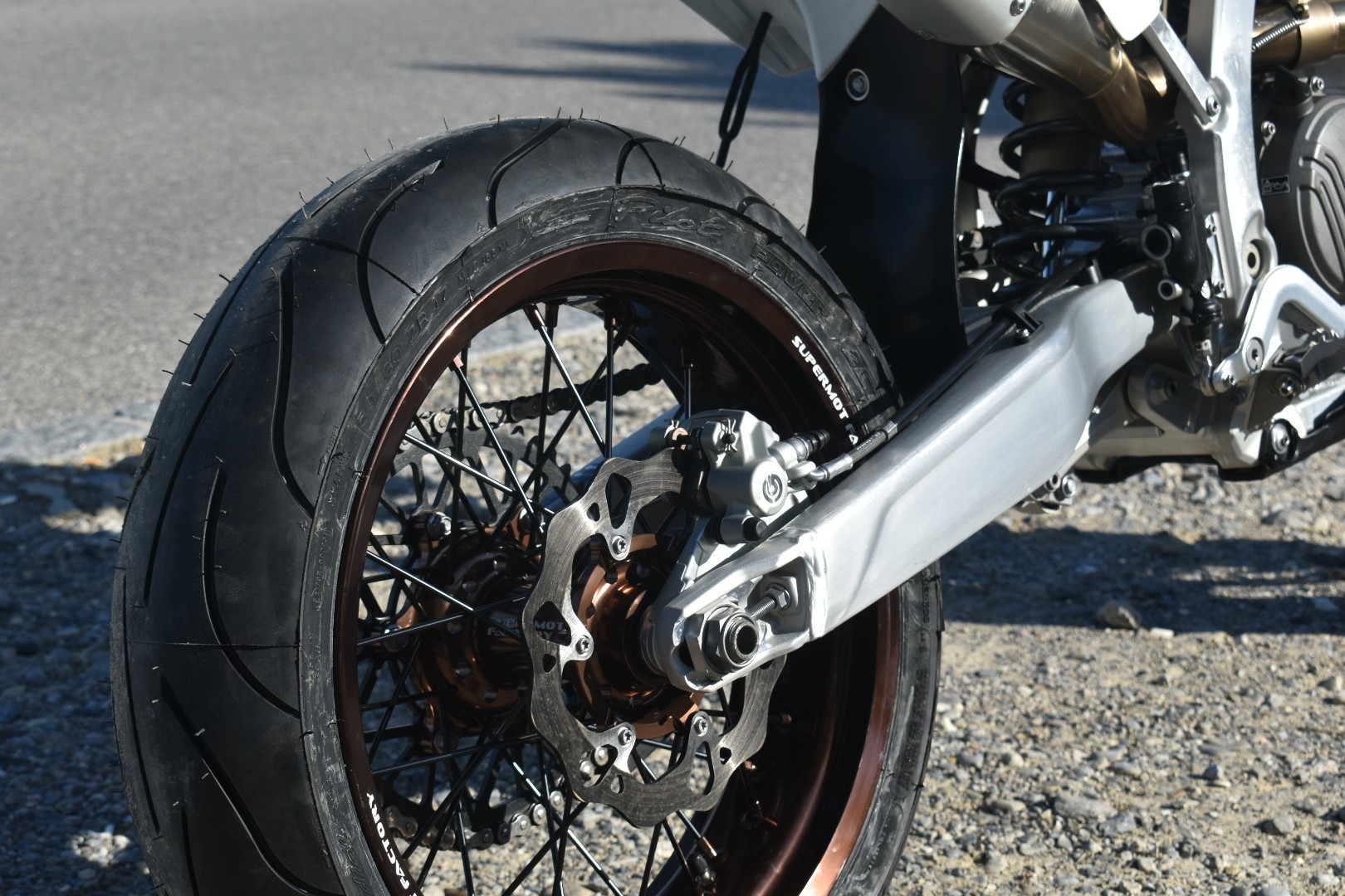 TRIUMPH 450e Sm 2026-image-9