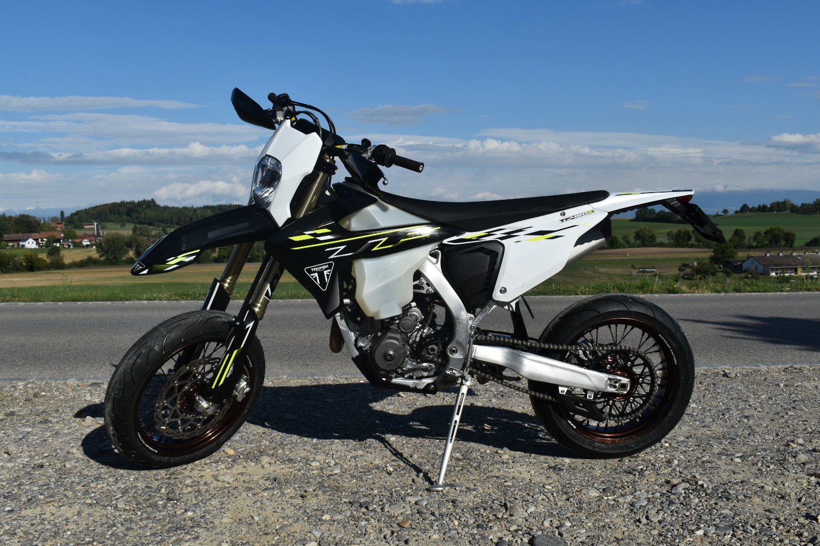 TRIUMPH 450e Sm 2026-image-0