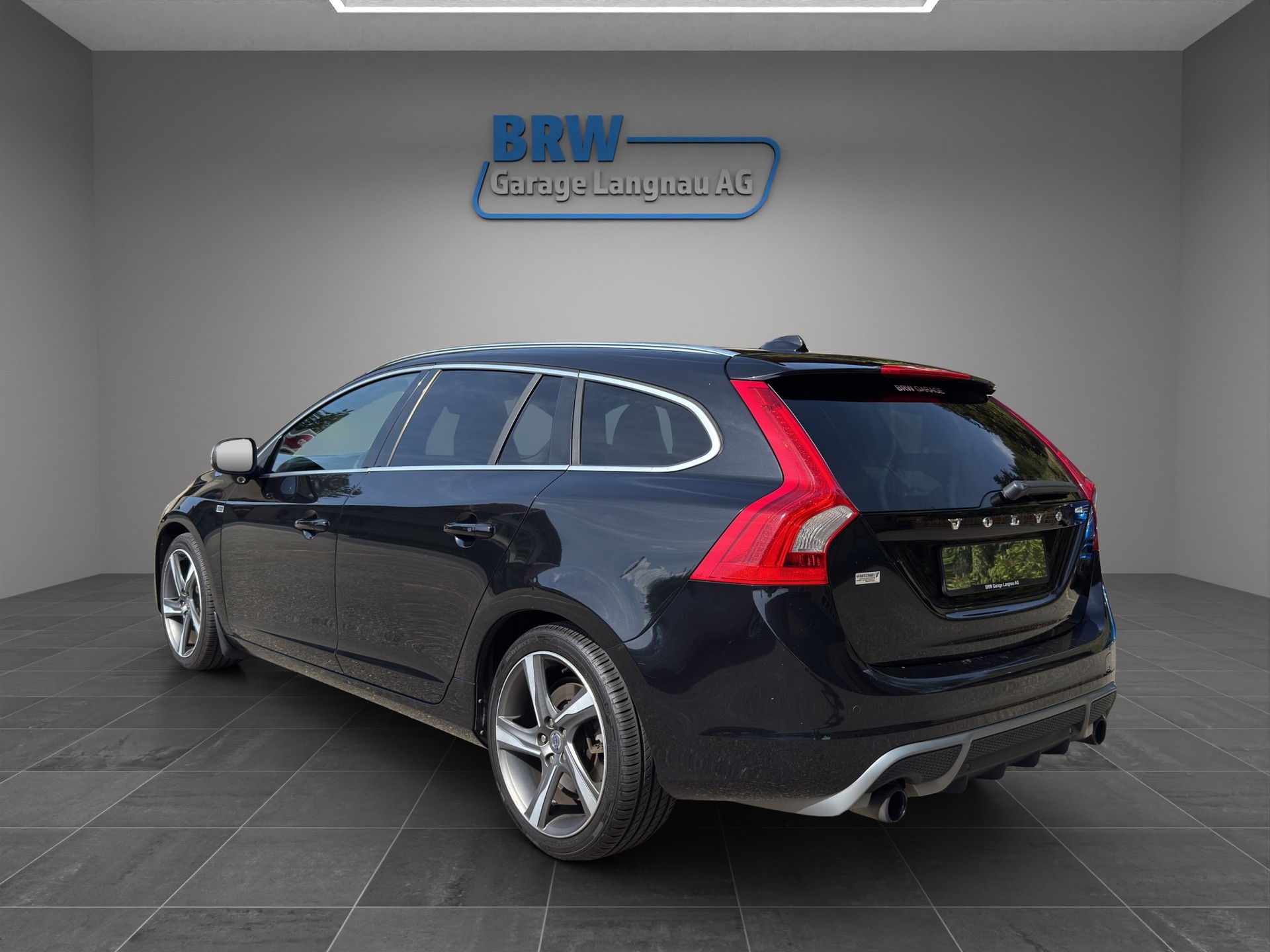 VOLVO V60 T4 R-Design Powershift-showroom-element-2