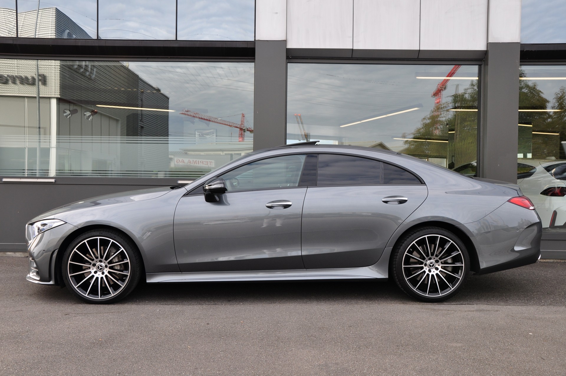 MERCEDES-BENZ CLS 450 4Matic AMG Line 9G-Tronic-image-4