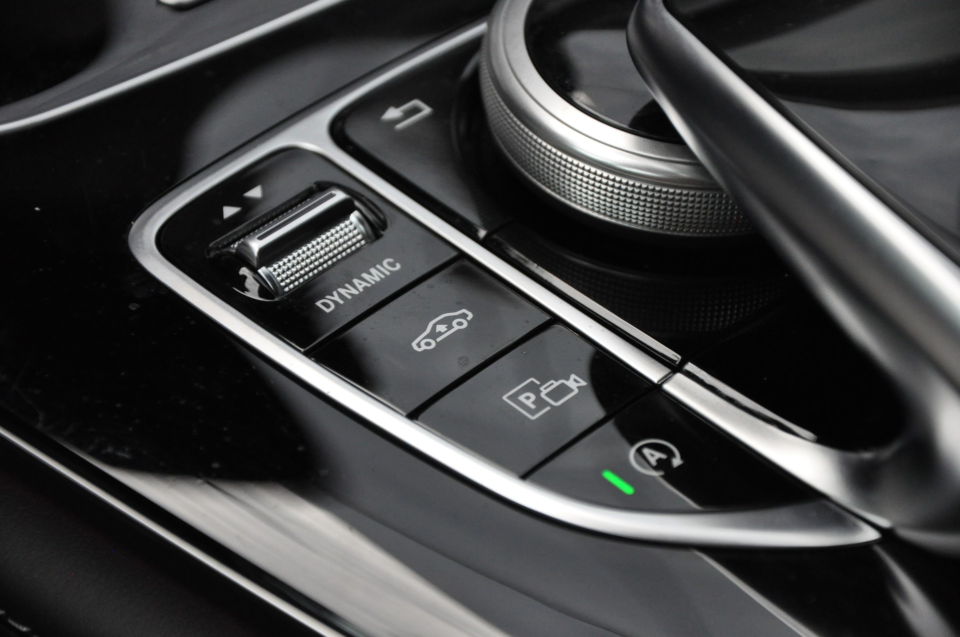 MERCEDES-BENZ CLS 450 4Matic AMG Line 9G-Tronic-image-22