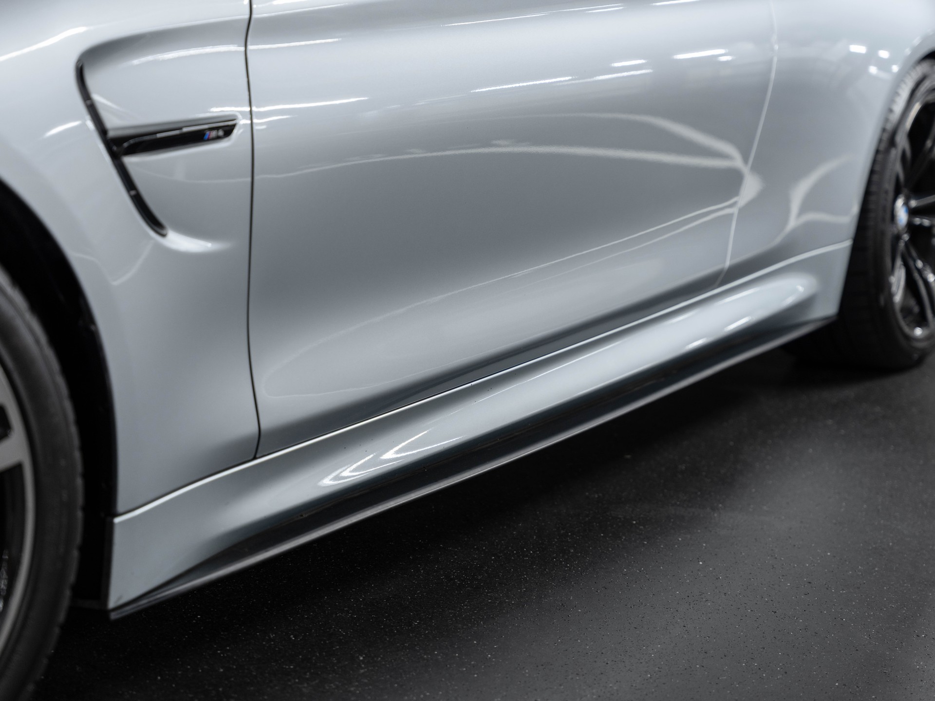 BMW M4 Coupé DKG M-Performance-showroom-element-3