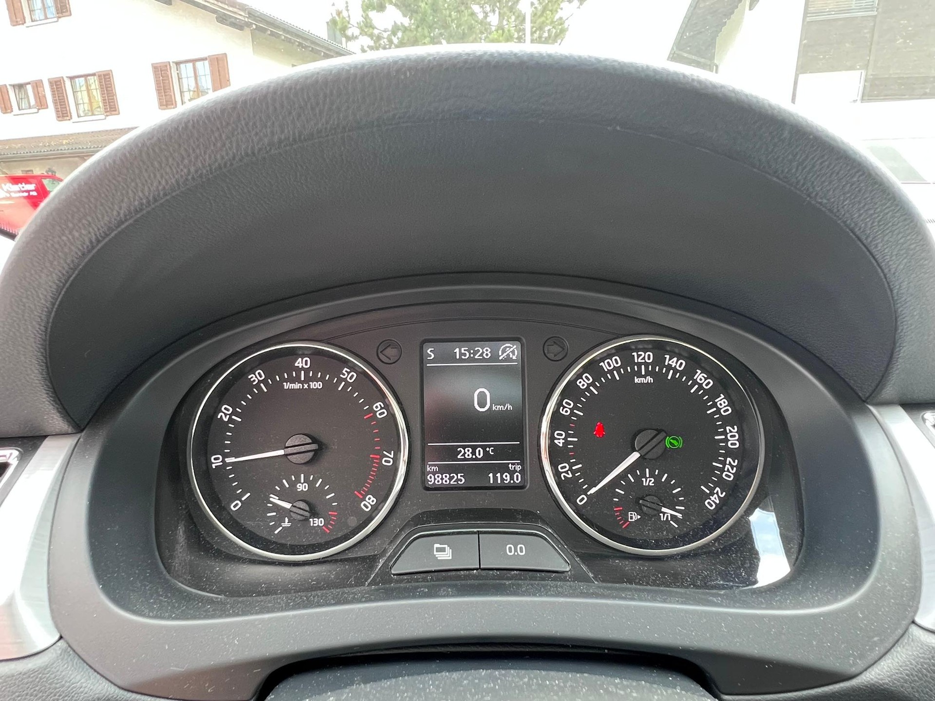 SKODA Rapid Spaceback 1.4 TSI Elegance DSG-image-10