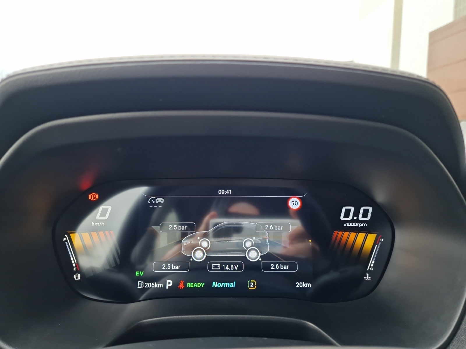 MG ZS 1.5 Hybrid+ Luxury-image-14