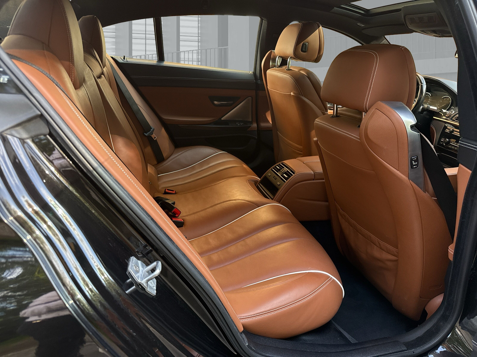 BMW 650i Gran Coupé xDrive M-Sport Edition-image-14
