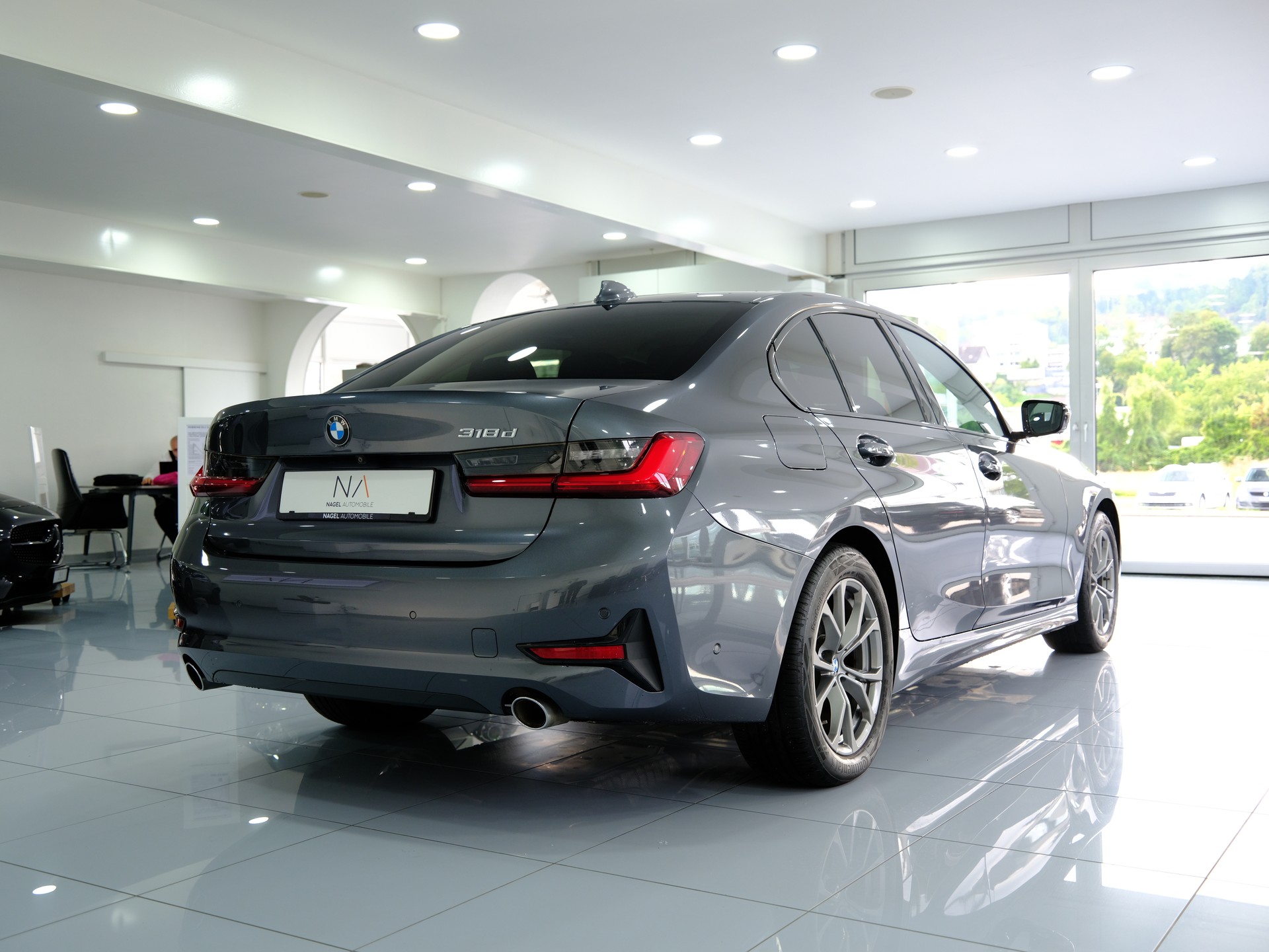 BMW 318d Steptronic Sport Line-showroom-element-3