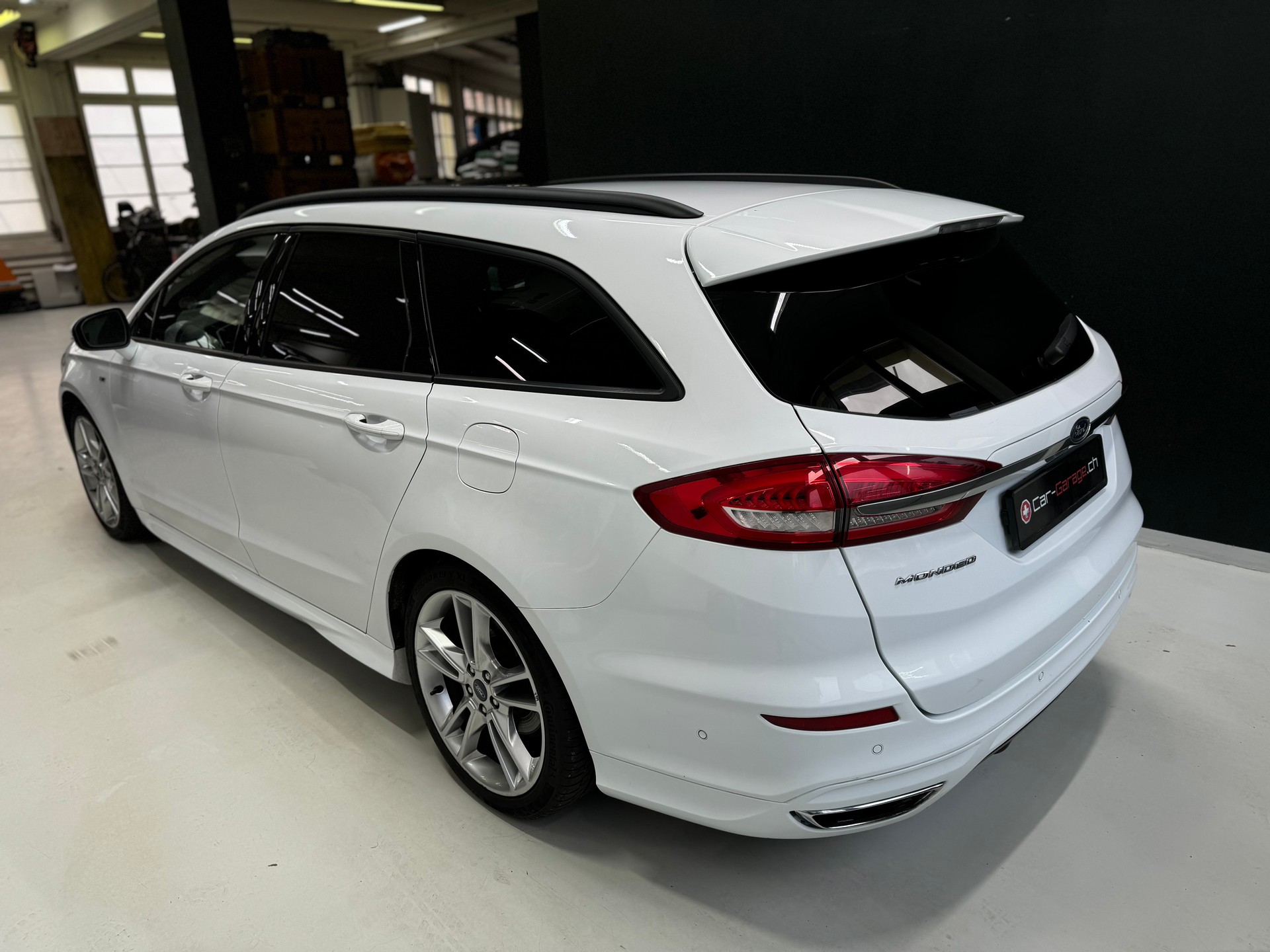 FORD Mondeo 2.0 EcoBoost SCTi ST-Line Automatic-image-1