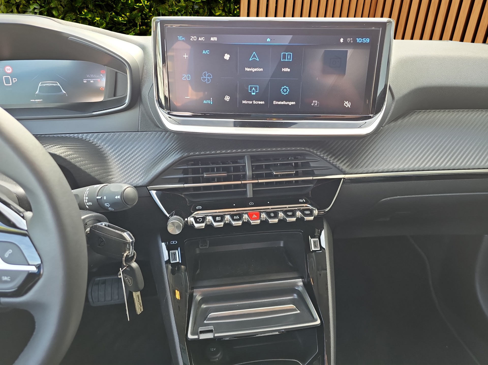 PEUGEOT 208 1.2 PureTech Allure EAT8-image-12