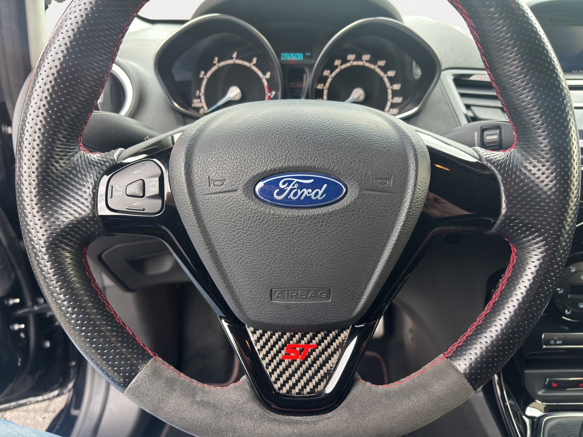 FORD Fiesta 1.0 SCTi Sport Black-image-9