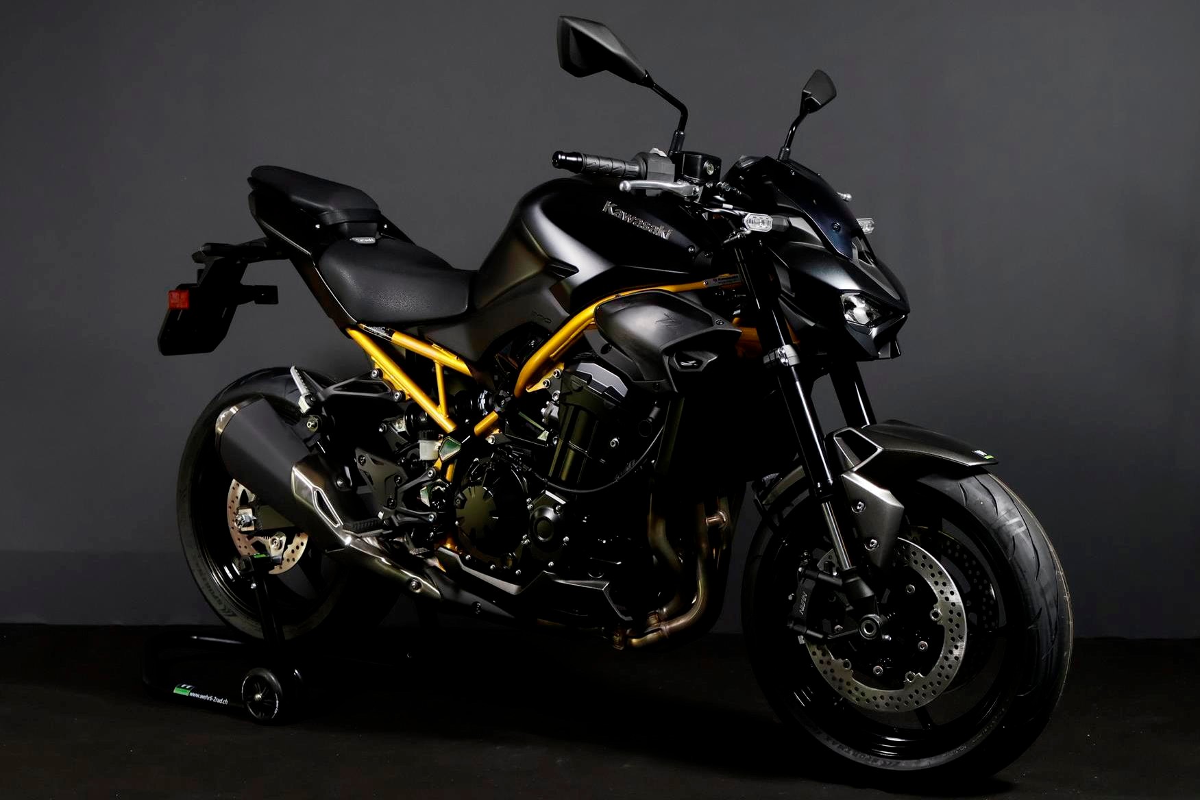 KAWASAKI Z 900 (91/70/35 KW)-image-1