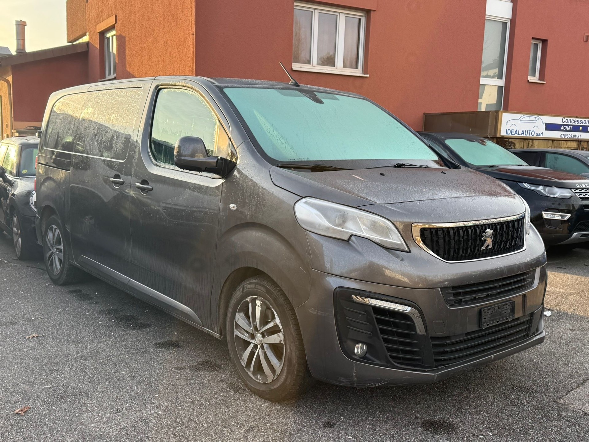 PEUGEOT Expert 2.0 BlueHDi 180 S&S Active Standard EAT6-image-2
