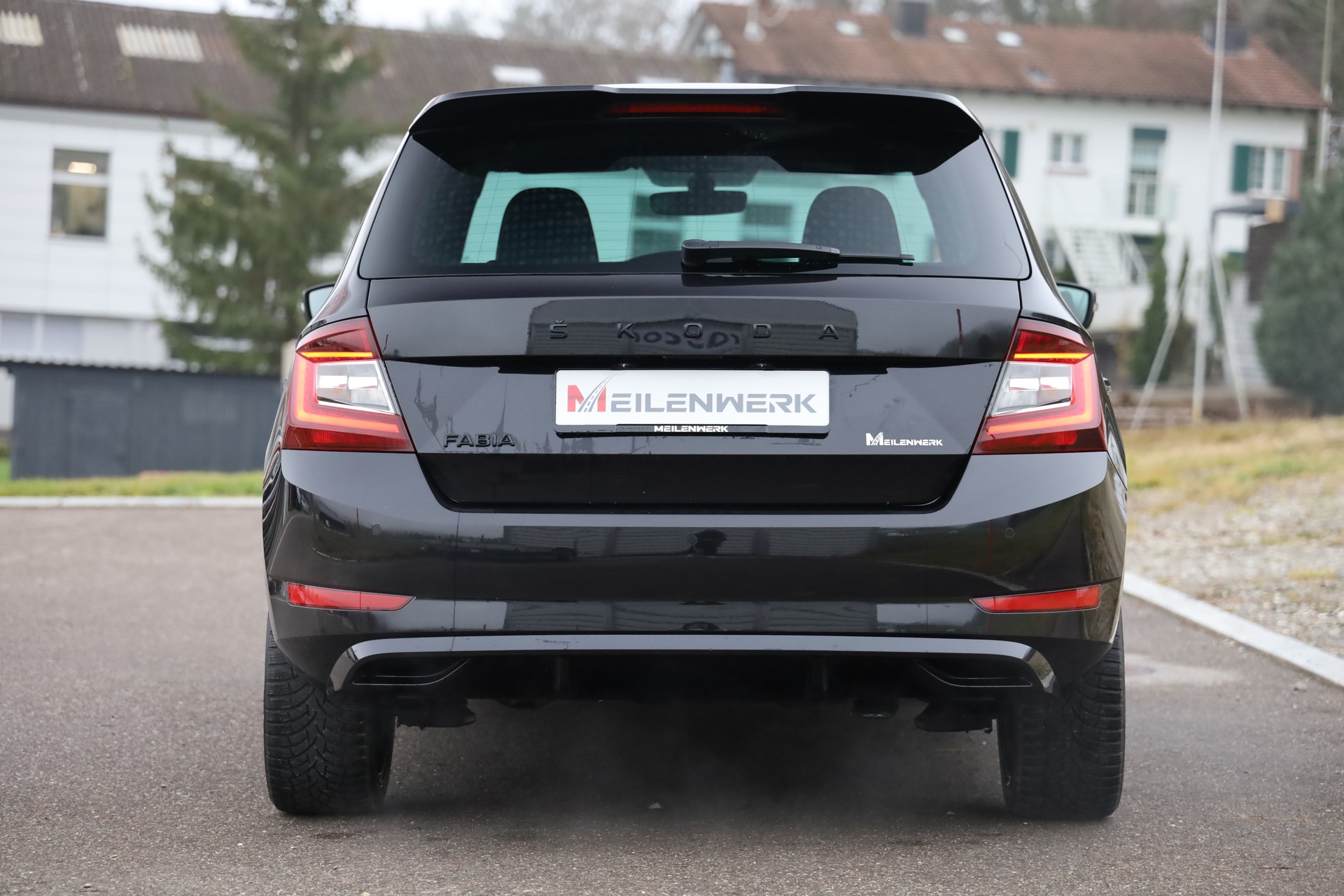 SKODA Fabia 1.0 TSI Monte Carlo DSG-showroom-element-3