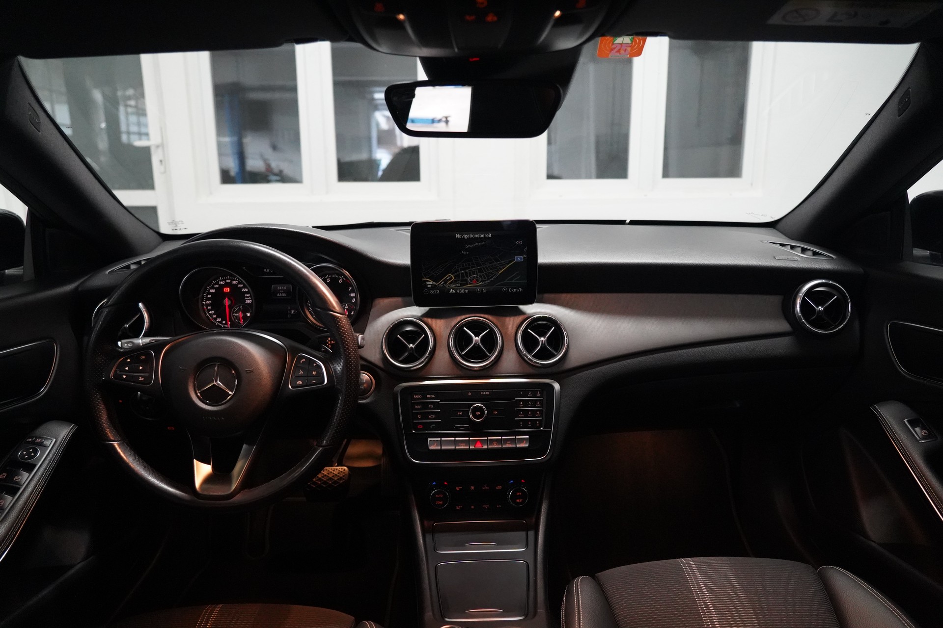 MERCEDES-BENZ CLA Shooting Brake 200 Night Star 7G-DCT-image-13