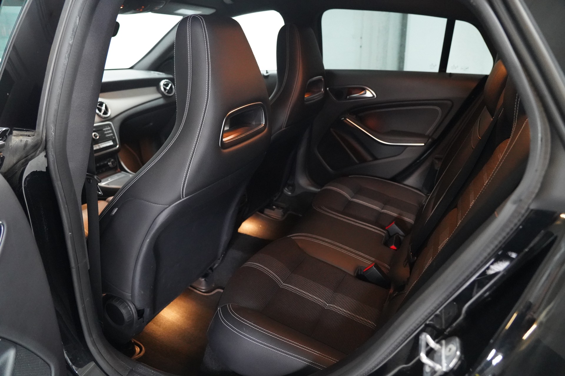 MERCEDES-BENZ CLA Shooting Brake 200 Night Star 7G-DCT-image-11