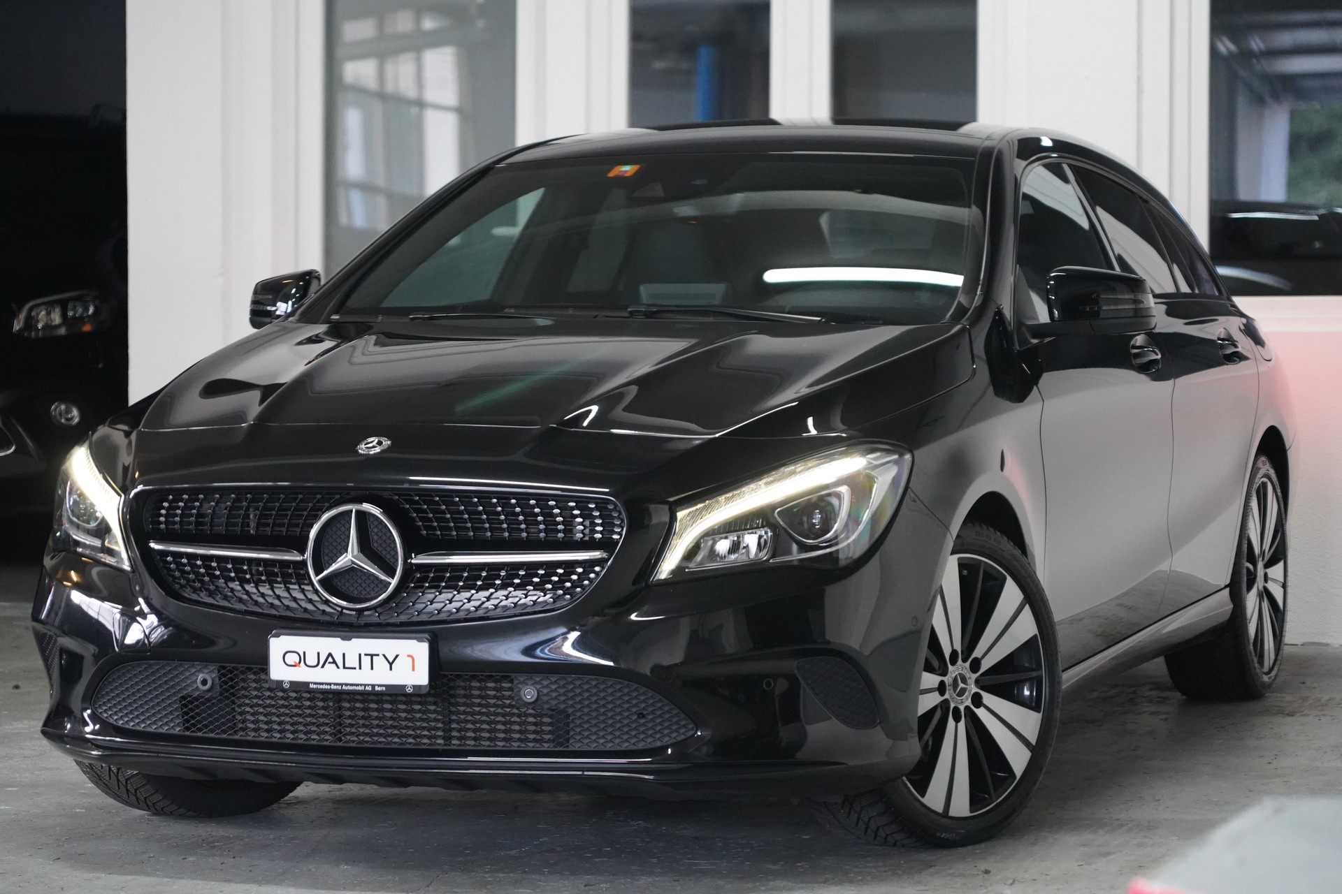 MERCEDES-BENZ CLA Shooting Brake 200 Night Star 7G-DCT-image-3