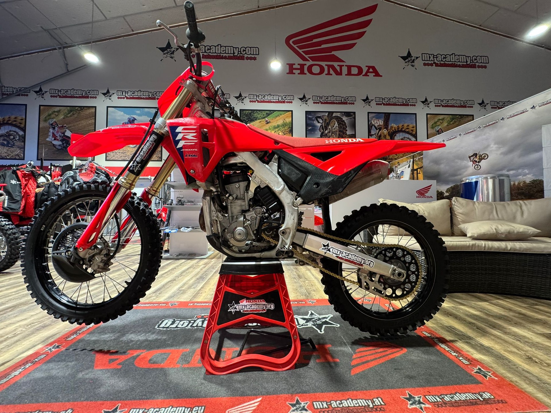 HONDA CRF 250 R *Occasion* *2025-26* *Fahrwerktuning*-image-1