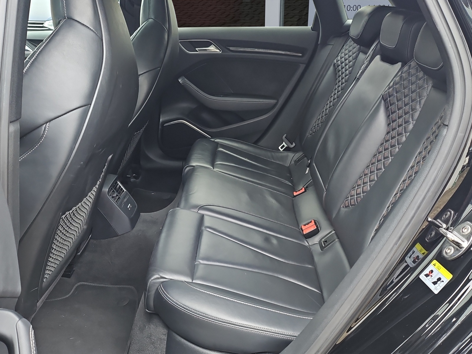 AUDI RS3 Sportback 2.5 TSI quattro S-tronic-image-13