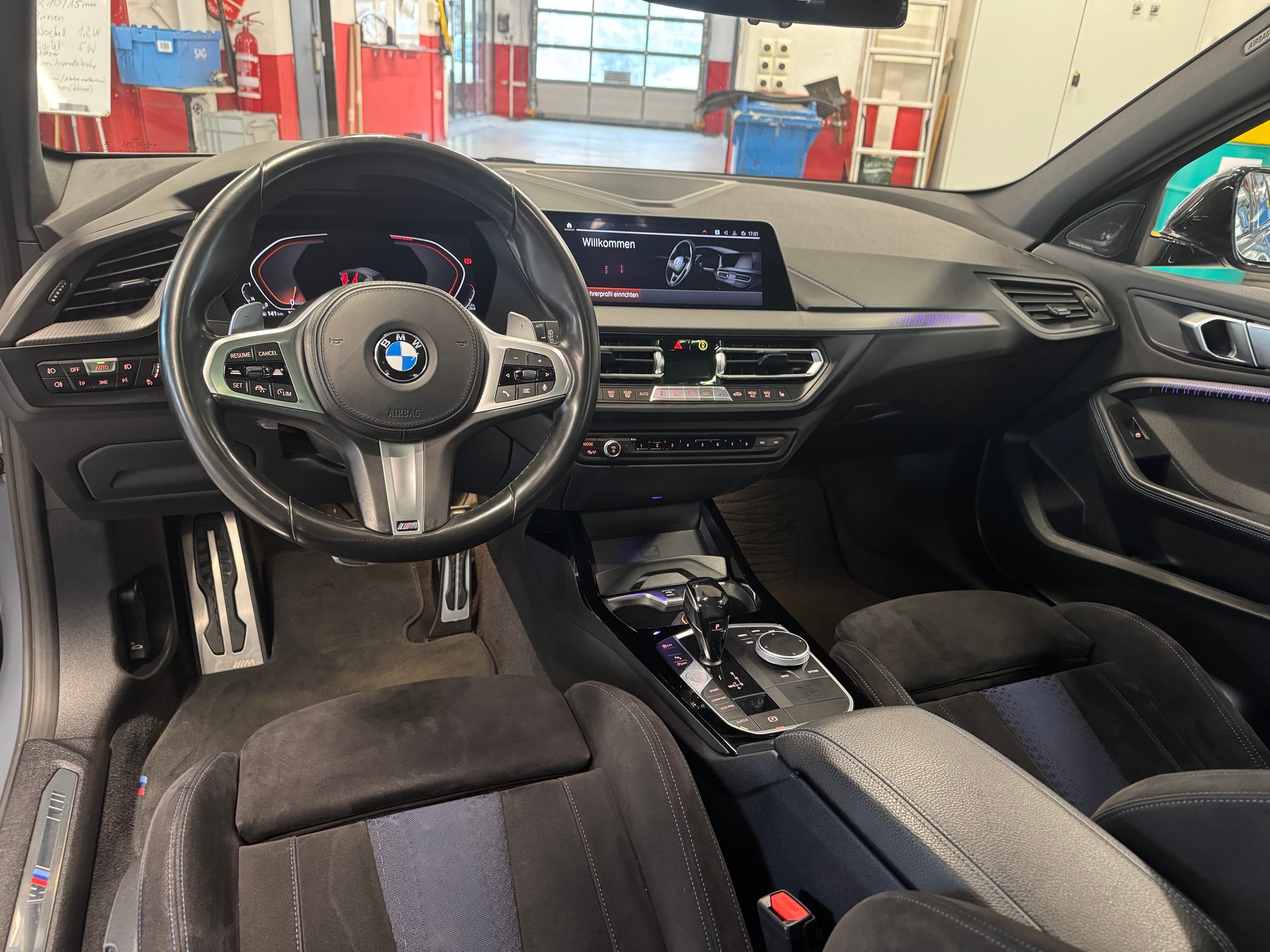 BMW 120d xDrive Steptronic M Sport-image-8