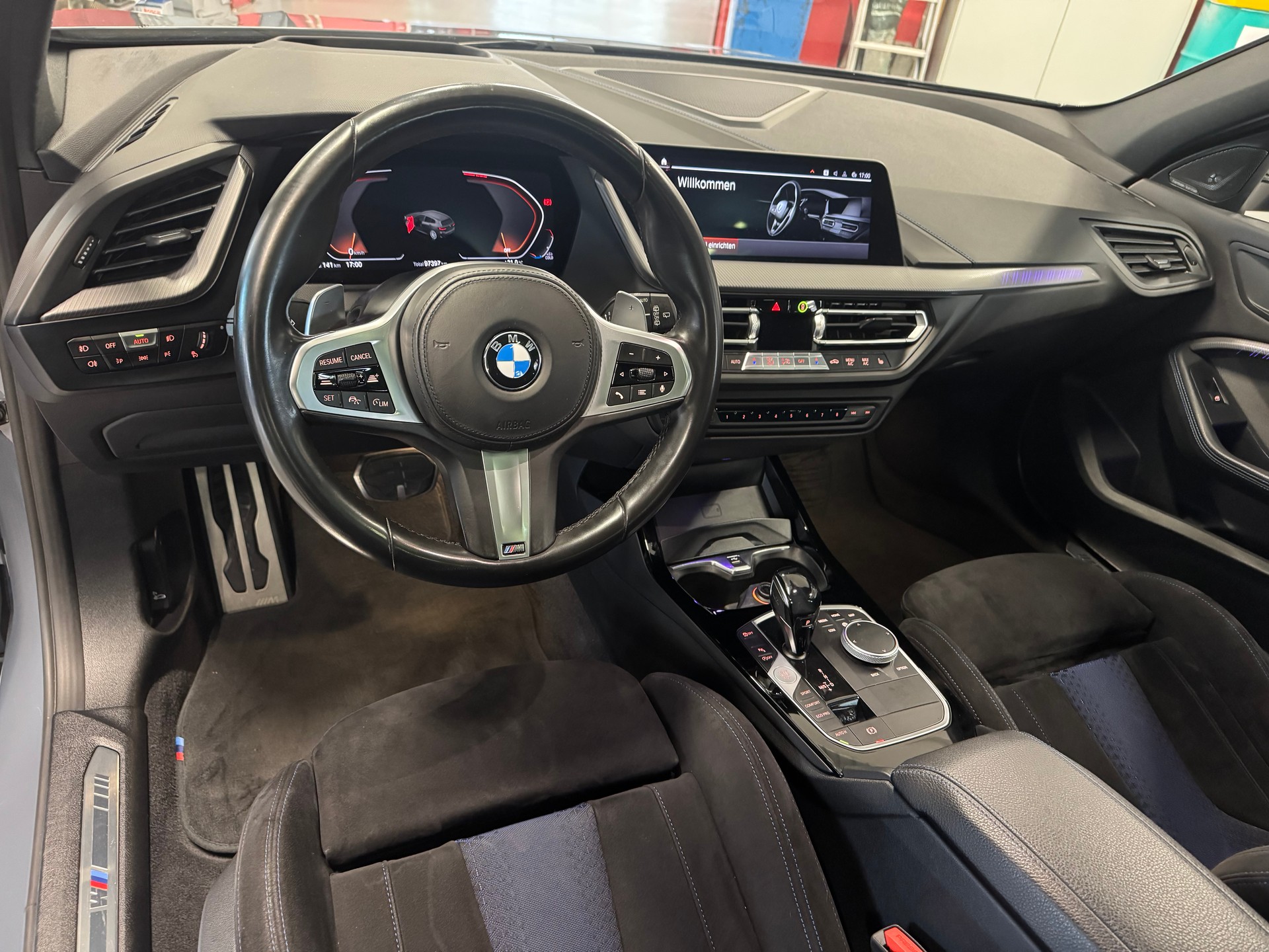 BMW 120d xDrive Steptronic M Sport-image-10