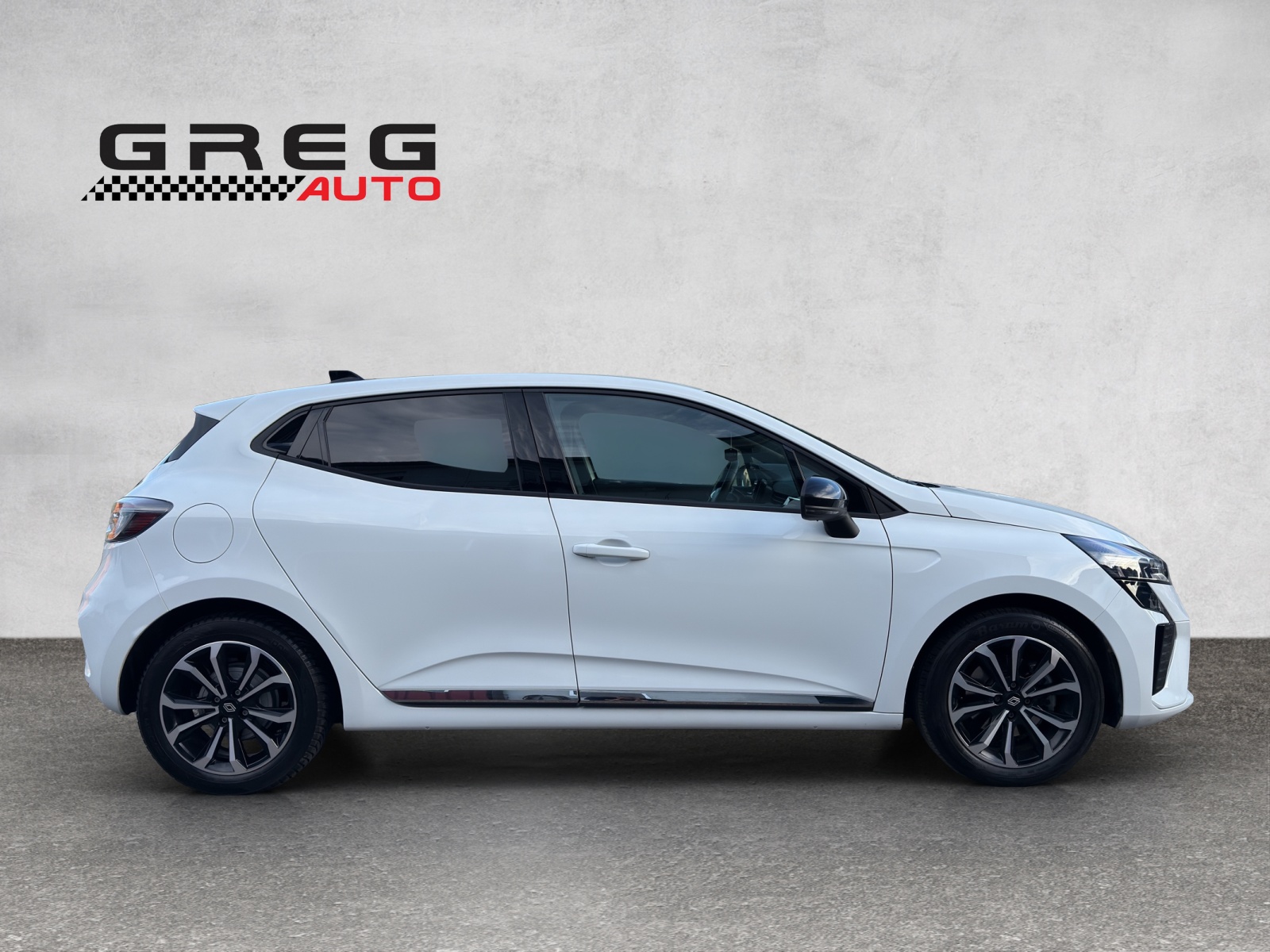 RENAULT Clio 1.6 E-Tech Techno-image-4