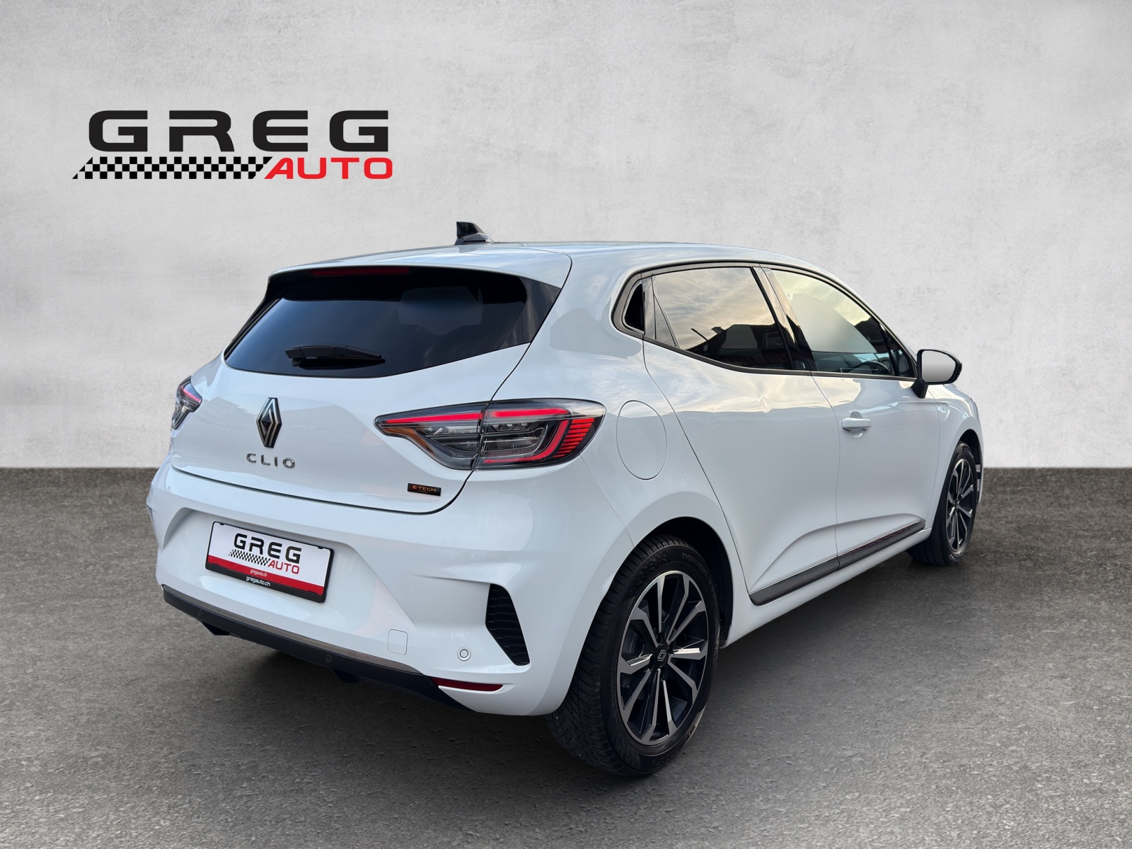 RENAULT Clio 1.6 E-Tech Techno-showroom-element-3