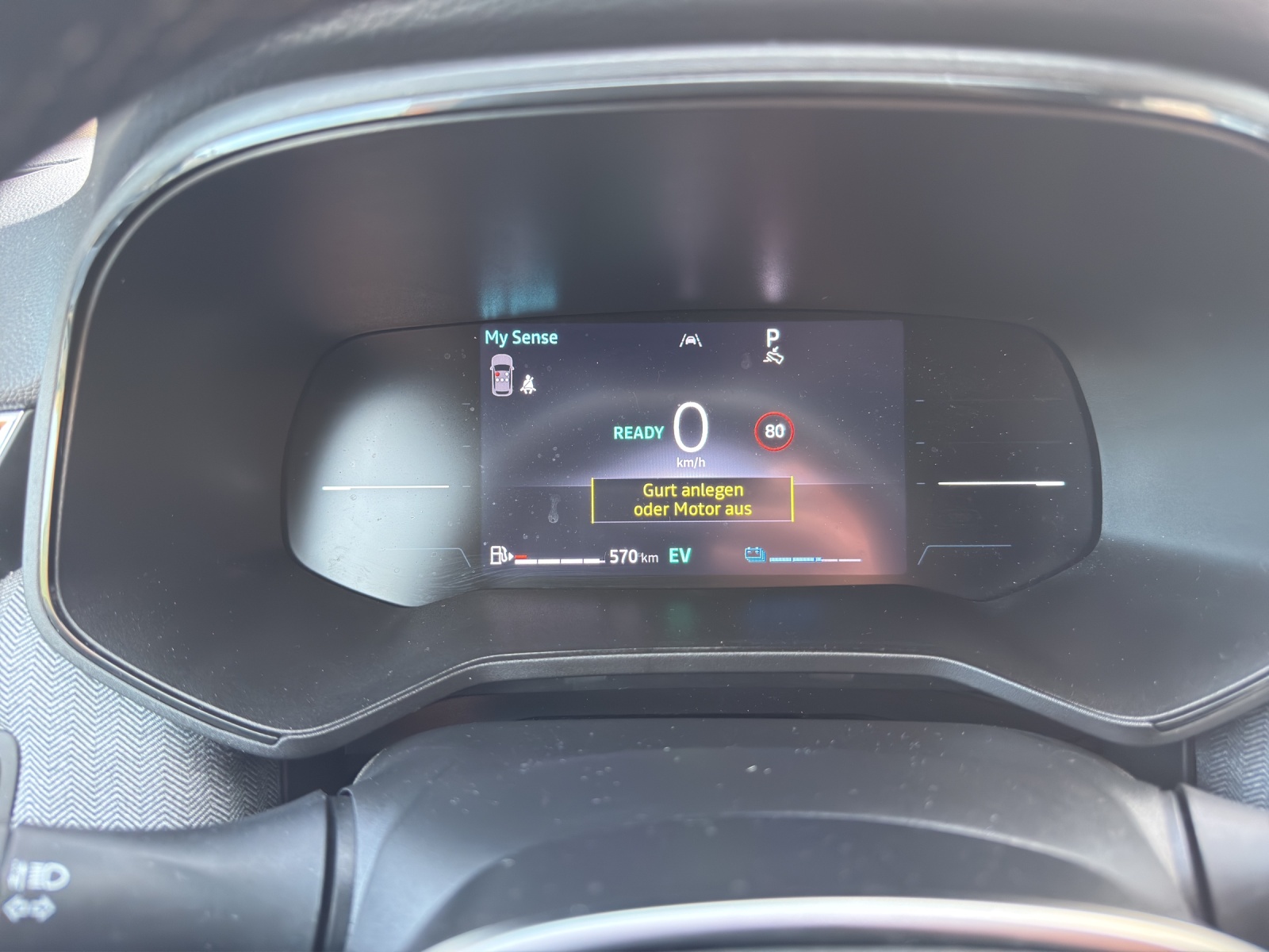RENAULT Clio 1.6 E-Tech Techno-image-11