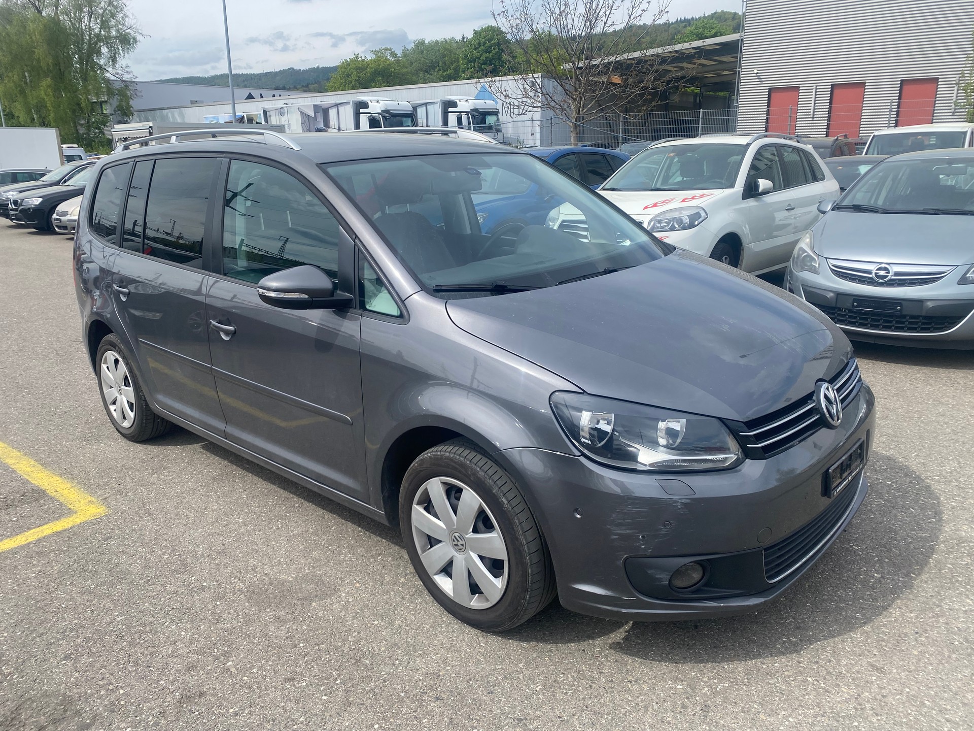 VW Touran 1.6 TDI Comfortline DSG-image-1