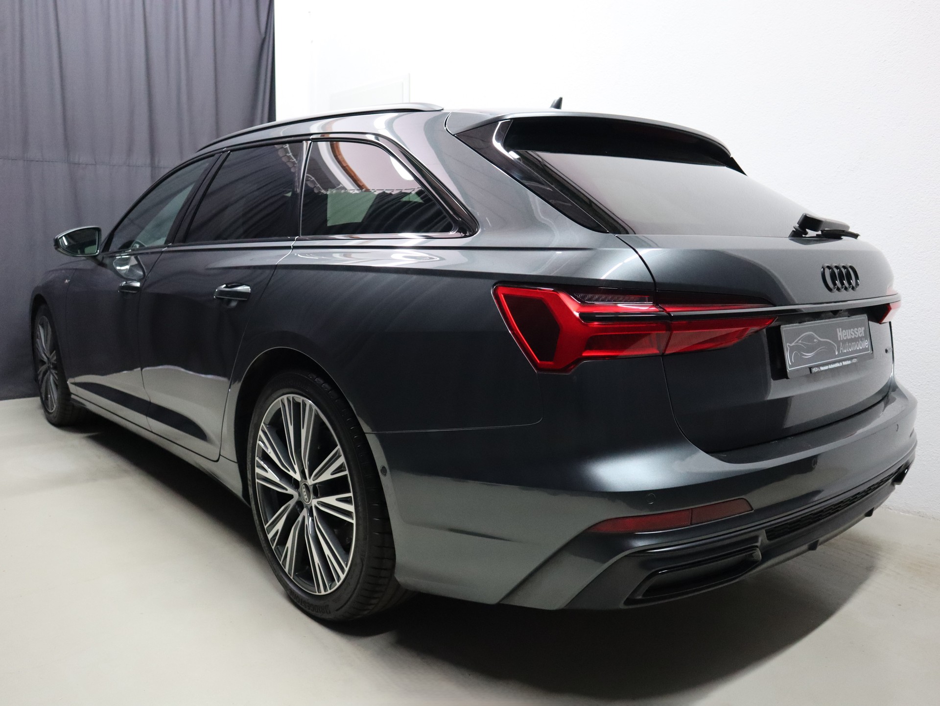 AUDI A6 Avant 55 TFSI S-Line quattro S-tronic - Panorama - Navigation - Leder - Head-Up - Kamera - 340 PS-image-4