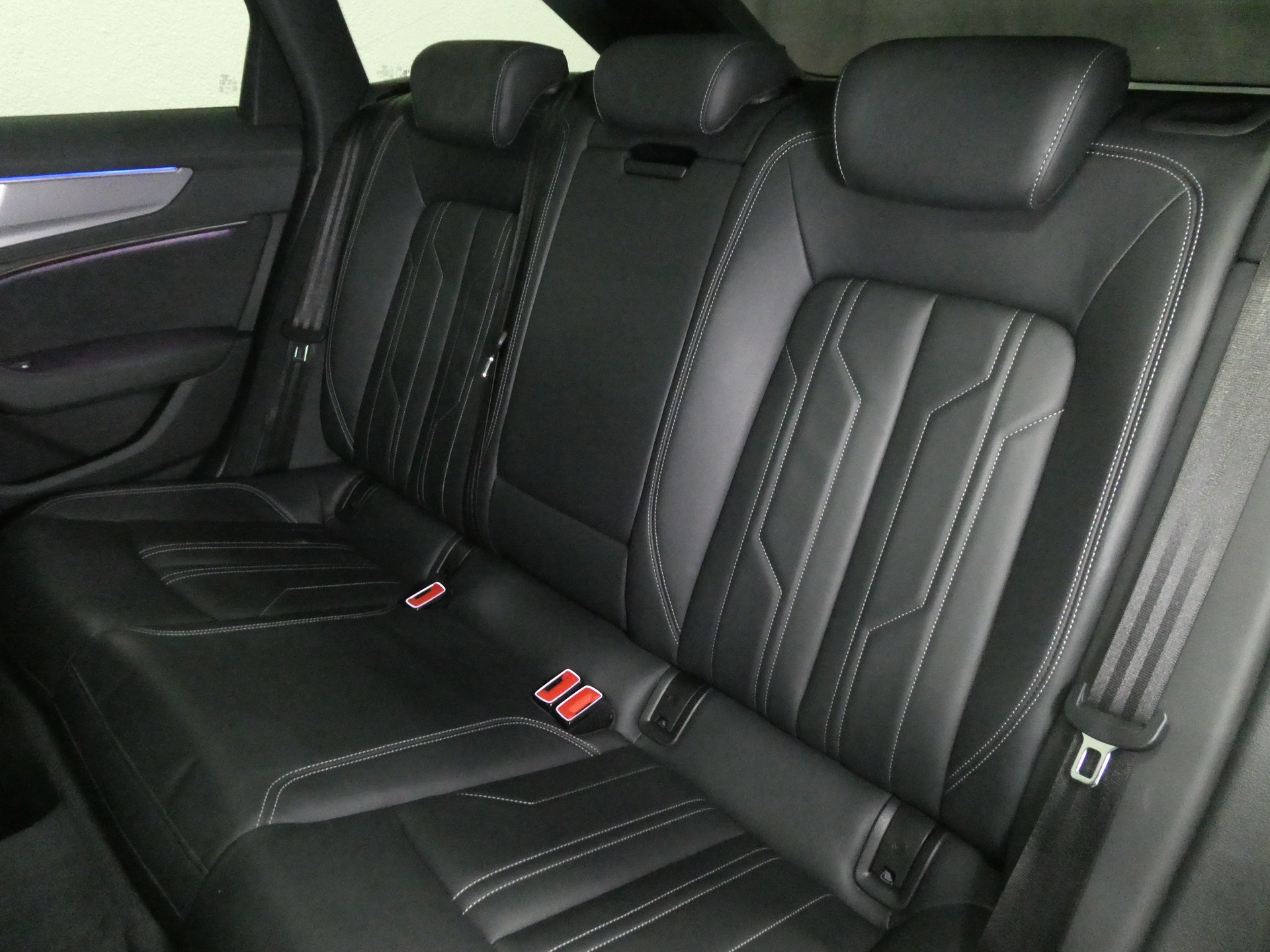 AUDI A6 Avant 55 TFSI S-Line quattro S-tronic - Panorama - Navigation - Leder - Head-Up - Kamera - 340 PS-image-11