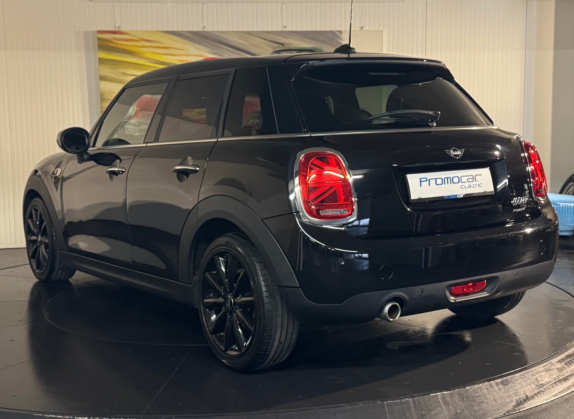 MINI Cooper Steptronic DKG-showroom-element-2
