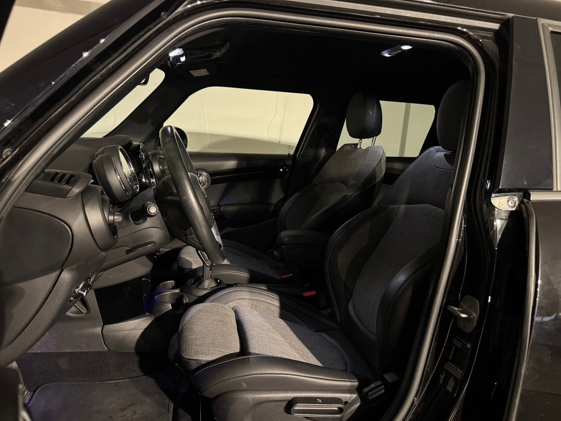 MINI Cooper Steptronic DKG-image-9