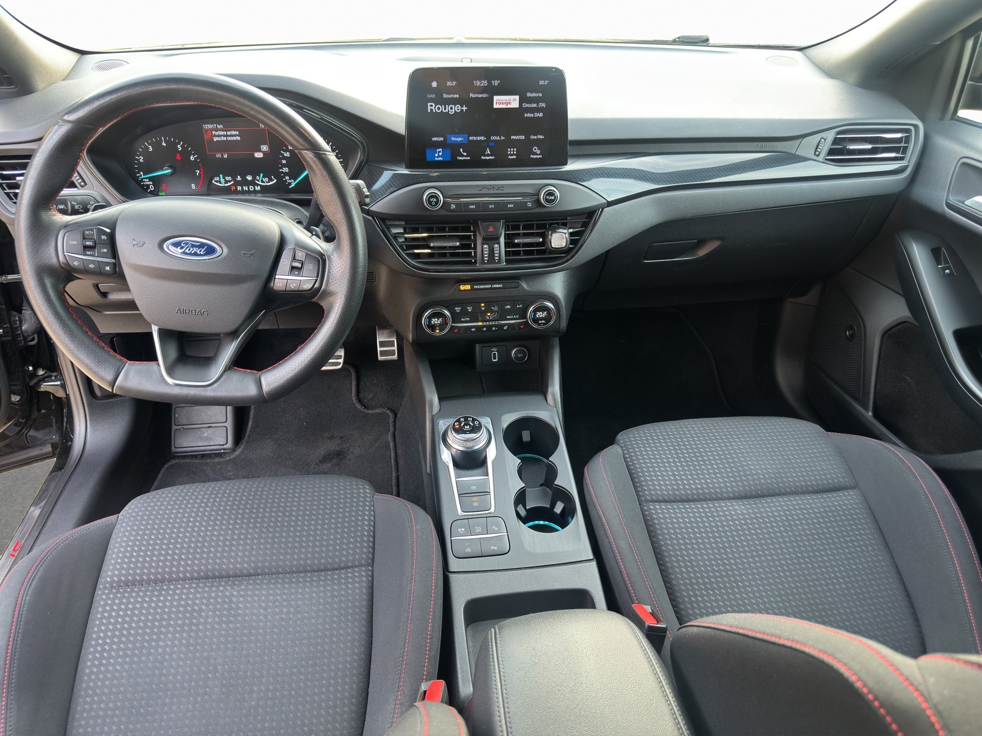 FORD Focus 1.5 SCTi ST Line Automatic-showroom-element-3