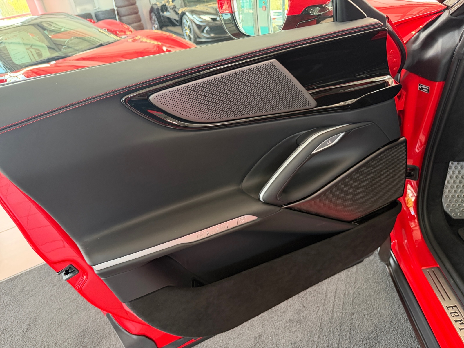 FERRARI Purosangue 6.5 V12-image-10