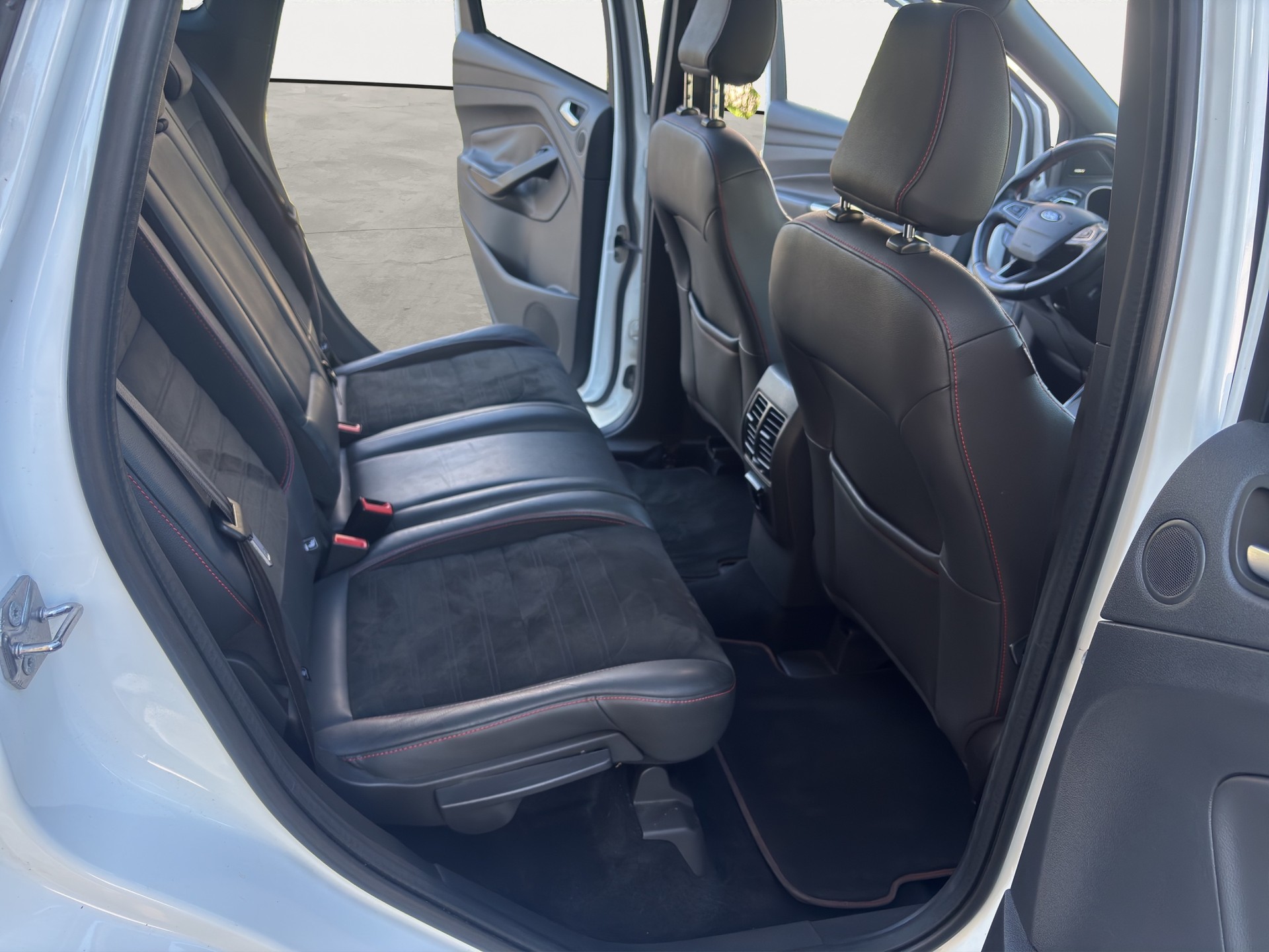 FORD Kuga 2.0 TDCi ST Line High 4WD PowerShift-image-21