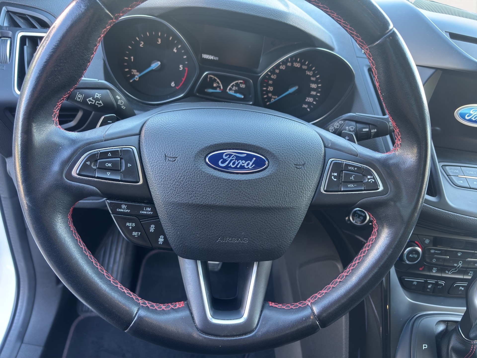 FORD Kuga 2.0 TDCi ST Line High 4WD PowerShift-image-9