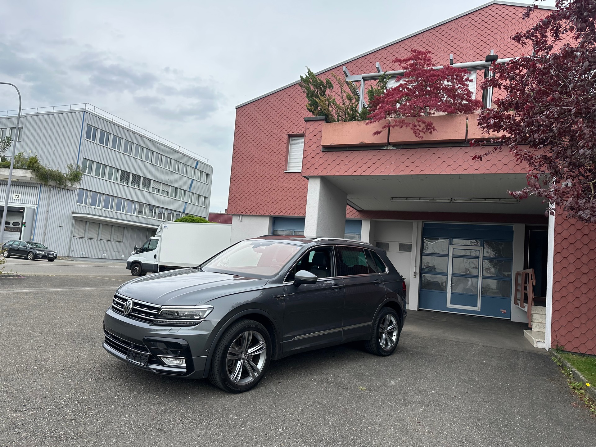 VW Tiguan 2.0 RL 4Motion DSG-image-2