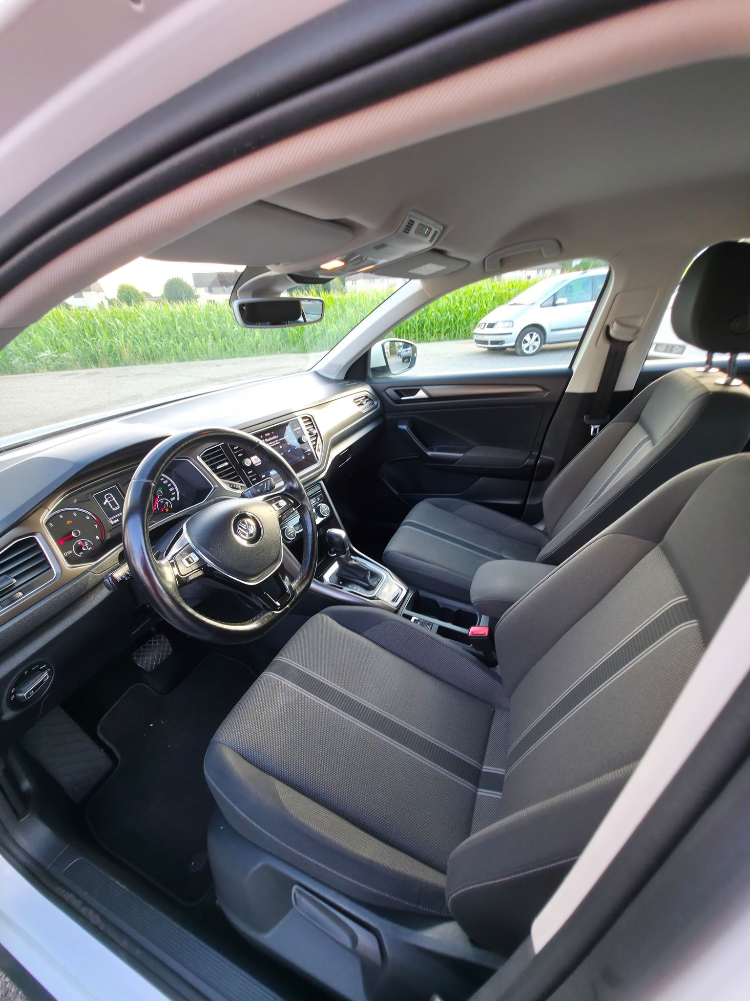 VW T-Roc 1.5 TSI EVO Advance DSG-image-4