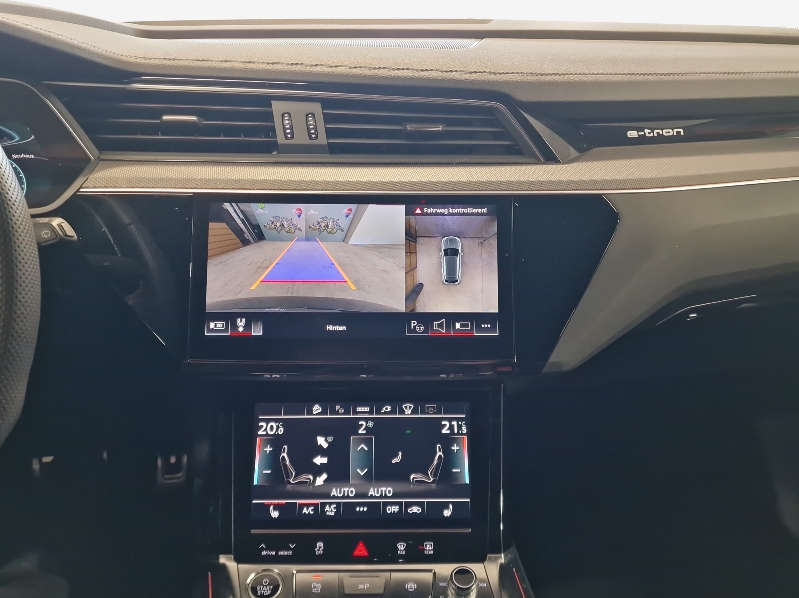 AUDI Q8 55 e-tron Black Edition quattro-image-16