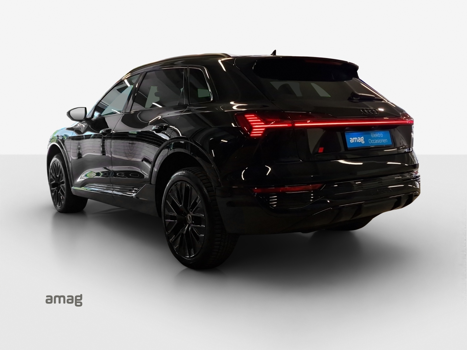 AUDI Q8 55 e-tron Black Edition quattro-showroom-element-2