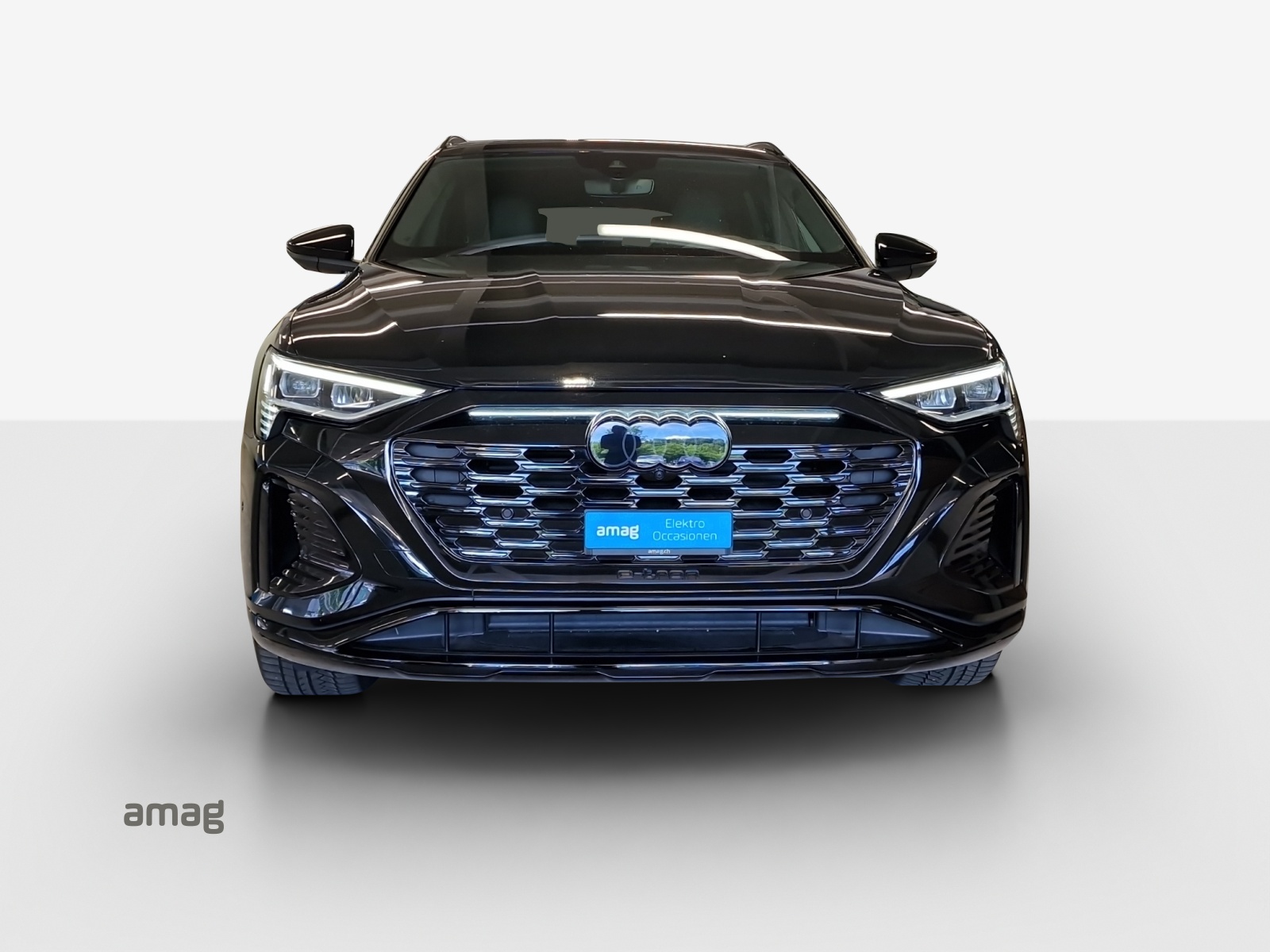 AUDI Q8 55 e-tron Black Edition quattro-image-7
