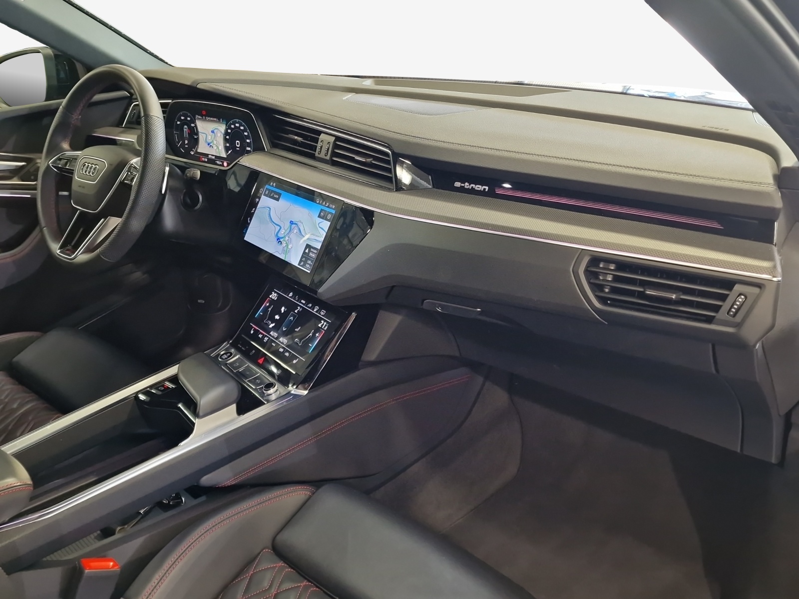 AUDI Q8 55 e-tron Black Edition quattro-image-14