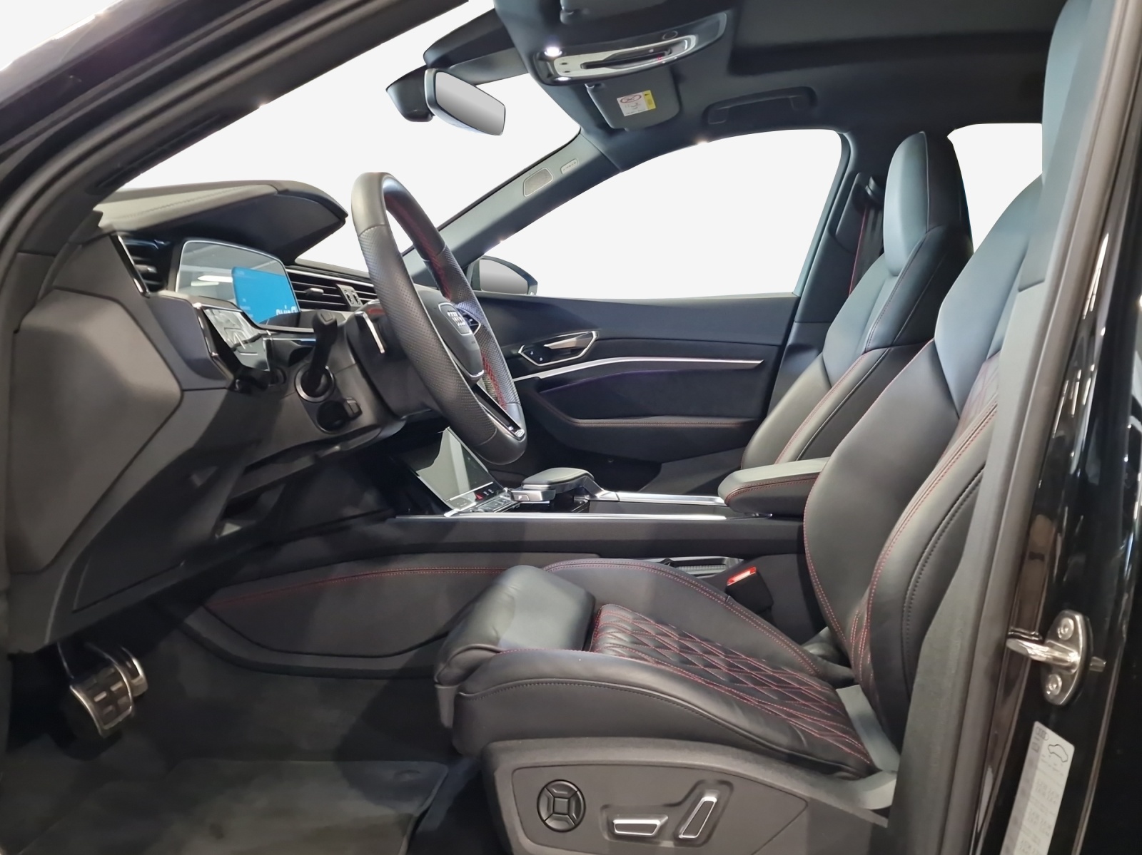 AUDI Q8 55 e-tron Black Edition quattro-image-8